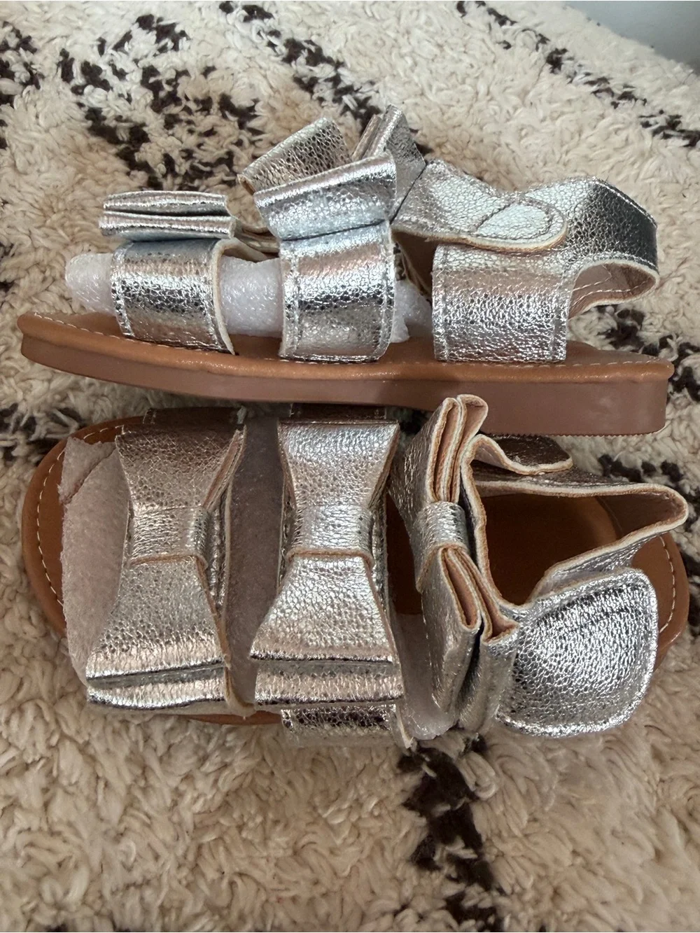 Kids Metallic Bow Sandals - Silver